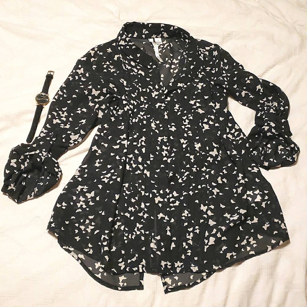 Medium Lauren Conrad blouse button down sheer dress shirt tan birds black base